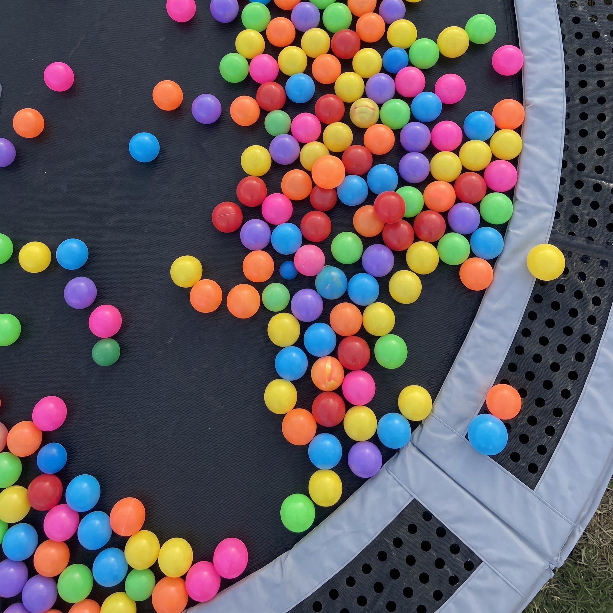Tumble Beads | 500 Colorful Balls for the Ultimate Dome Experience